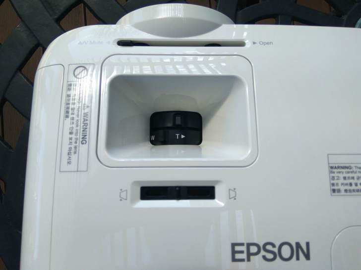 EPSON EH-TW5400：3倍彩色亮度更好色，1080