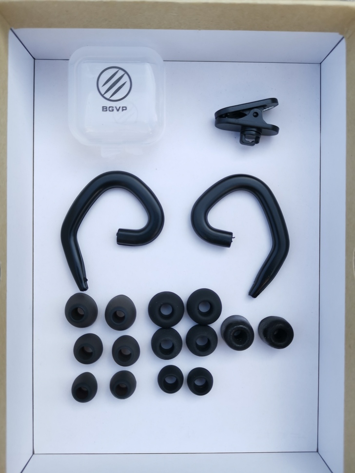 BGVP DS1 Pro入耳式耳機：二鐵一圈可換線，三頻均衡各自精彩